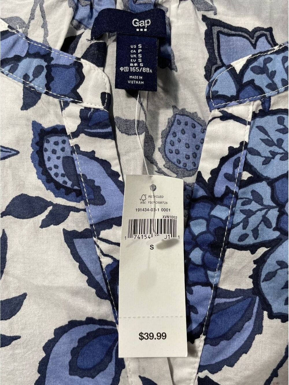 NWT Gap blue and white floral print cotton v neck sleeveless pullover